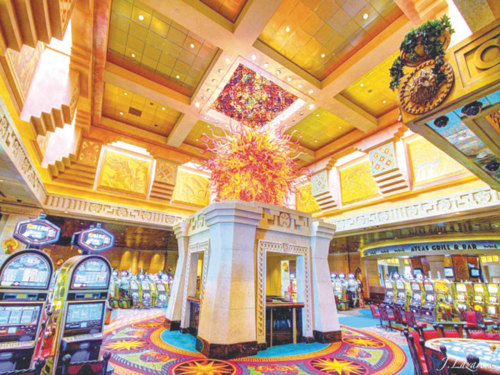 4 queens casino app